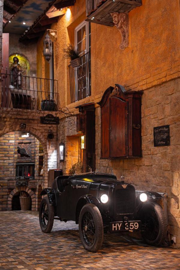 Paul's Fantasia Boutique Aparthotel